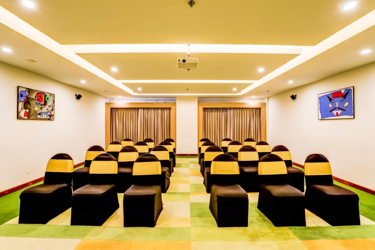 Lemon Tree Hotel Electronics City Bangalore Exterior photo