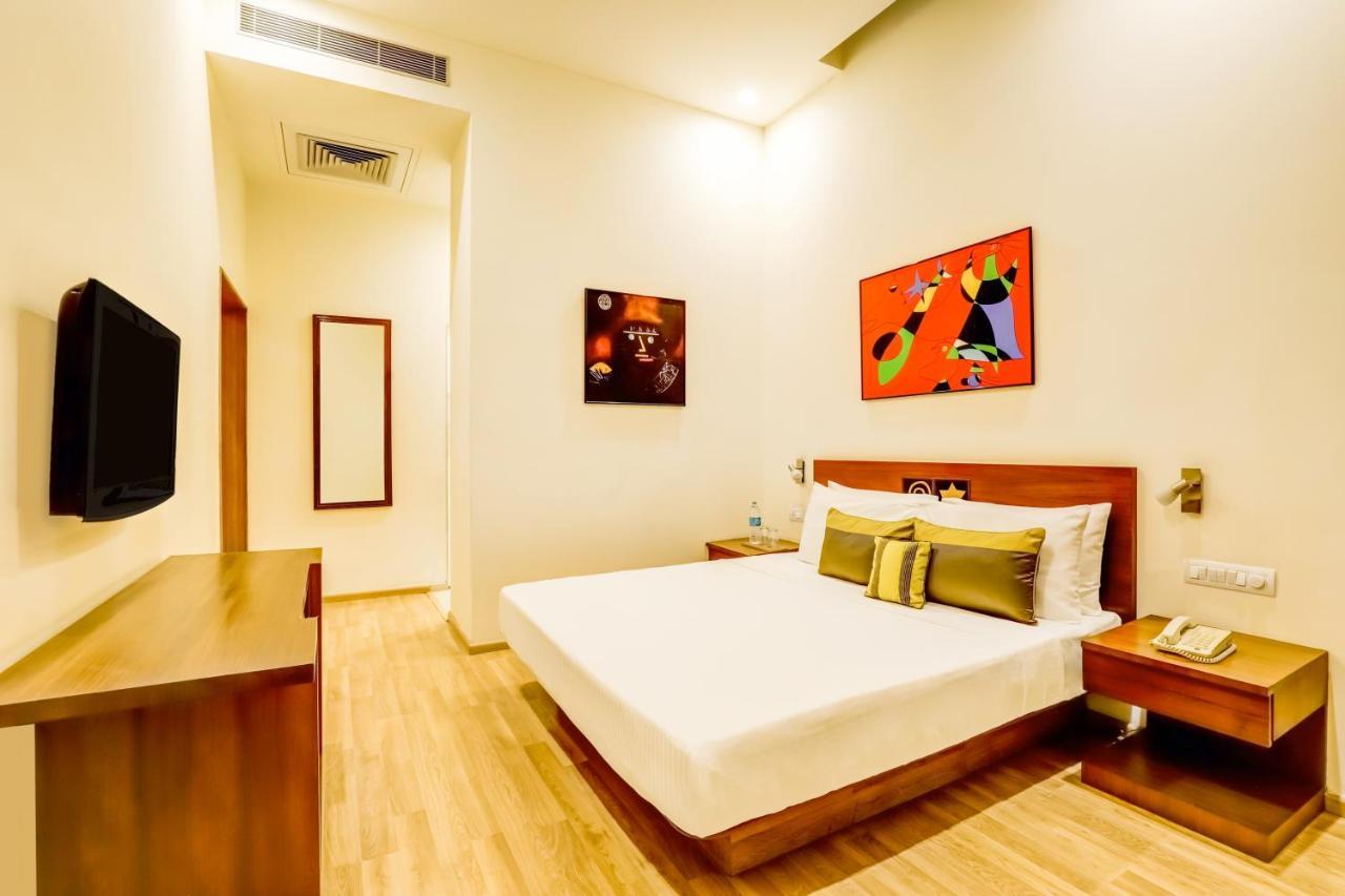 Lemon Tree Hotel Electronics City Bangalore Exterior photo