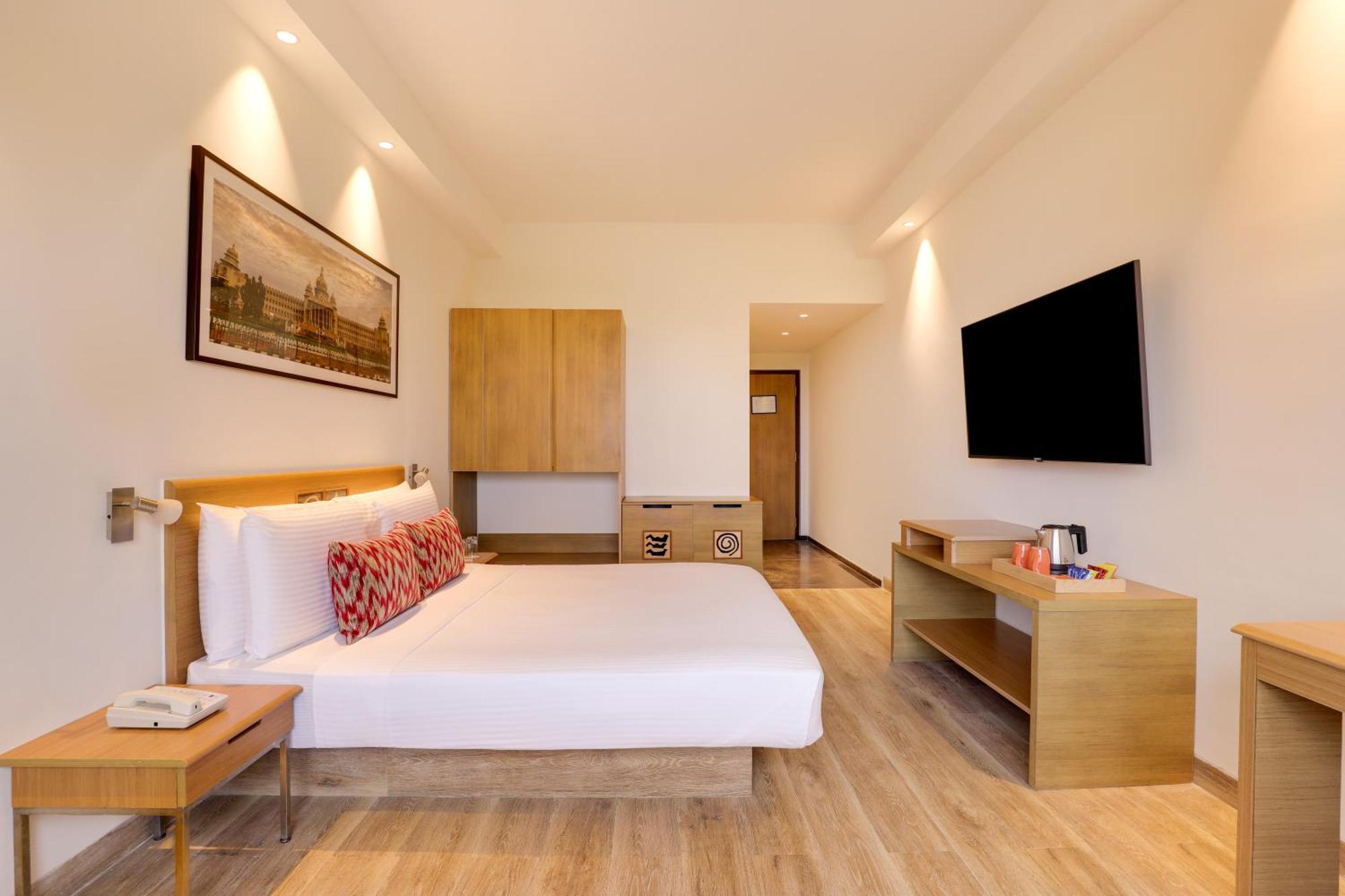 Lemon Tree Hotel Electronics City Bangalore Exterior photo