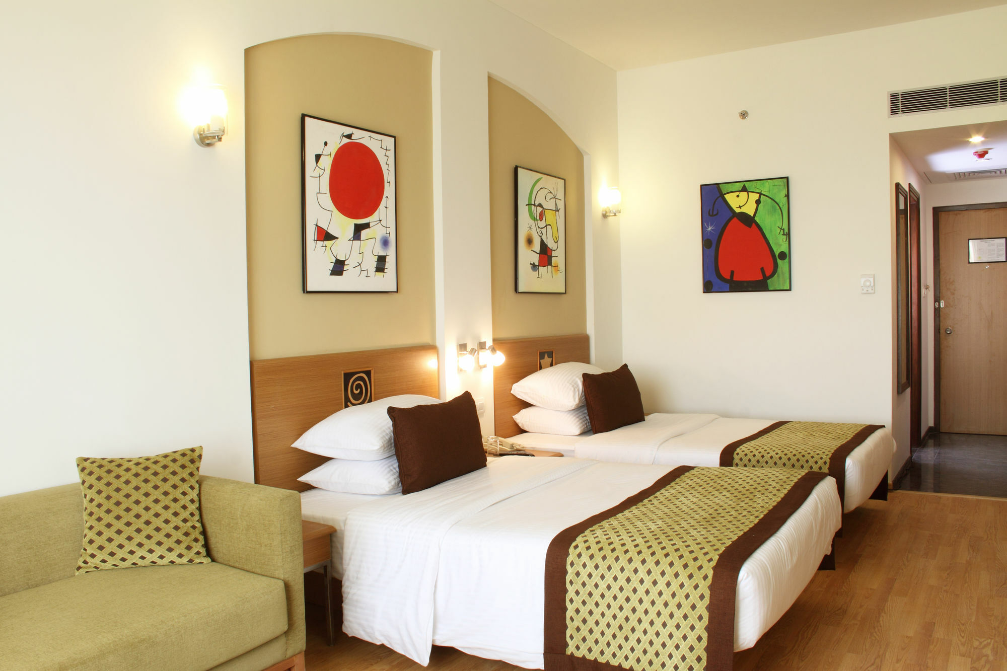 Lemon Tree Hotel Electronics City Bangalore Room photo